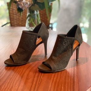 Dark green Christian Siriano Fall heels